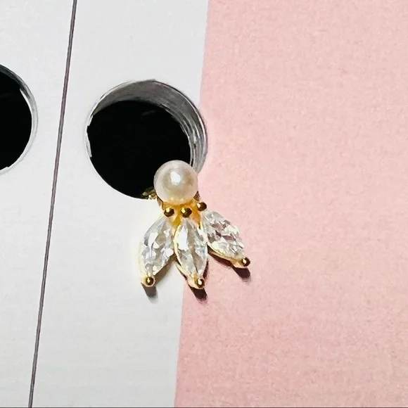 Birdie Pearl Marquise Clear Crystal CZ 18k Gold Plated S925 Pierced Earring 1pc - Picture 8 of 9